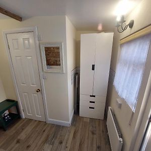Salisbury Guest House - Free Parking